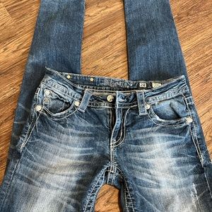 Size 28. Skinny jeans dark blue.